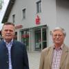 Sie setzen sich für den Erhalt der Geschäftsstellen der Sparkasse in Wiedergeltingen und Rammingen ein: die Bürgermeister Norbert Führer (von links) und Anton Schwele.  	