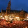 Rund 15 000 Fans bejubelten die Bayern 2014 auf dem Münchner Marienplatz. Für die Hoeneß-Satire Udo Honig wird dieses Szenario definitiv nicht nachgestellt, sagen Verantwortliche.