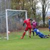 Der SSV Alsmoos-Petersdorf (blaue Trikots) und der TSV Pöttmes treffen im Ligapokal wieder aufeinander. 