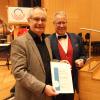 Im Rahmen des Benefizkonzerts des Jugendorchesters Gersthofen wurde Andreas Landau von Bürgermeisters Michael Wörle mit der Verdienstmedaille der Stadt ausgezeichnet.