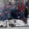 In den Vierteln Beyoglu und Besiktas setzte die Polizei in der Nacht massiv Tränengas ein, während die Demonstranten Steine  auf die Einsatzkräfte warfen.