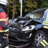 Die Front dieses Wagens wurde bei dem Unfall nahe Eisbrunn zertrümmert.