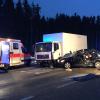 Nach einem Unfall auf der B 300 an der östlichen Ausfahrt/Einfahrt Thannhausen starb eine 48-jährige Pkw-Fahrerin. 