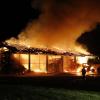 Im Sommer brannte eine landwirtschaftliche Halle im Vöhringer Stadtteil Thal nieder. Auch die Illerberger-Thaler Feuerwehr war im Einsatz.  	