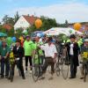 Über 10.000 Teilnehmerinnen und Teilnehmer kamen 2013 zum Radelspaß nach Ziemetshausen. Sie erlebten auch einen Ausflug in die Geschichte. Rechts im Bild Laufrad-Vizeweltmeister Raimund Stadler aus Markt Wald.