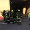Wegen eines Brands in der Firma ESG Kräuter in Hamlar waren am Freitagmorgen wieder zahlreiche Feuerwehrleute im Einsatz. 