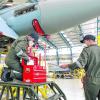 Die technische Ausbildung am Eurofighter bleibt am Fliegerhorst Kaufbeuren. Dort werden bis zur Ausmusterung des Tornados im Jahr 2030 auch die Techniker für diesen Kampfjet geschult. 