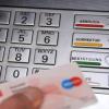 Automaten sollen Gebühr fürs Geldabheben zeigen