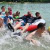 Am Langweider Baggersee freuen sich Badegäste aus Augsburg, Aichach und Erlingen über die Abkühlung an einem heißen Sommertag. 