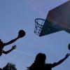 In Mering wünschen sich Jugendliche eine Gelegenheit zum Basketballspielen in der Gemeinde. 	