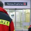 Der Rettungsdienst musste den Lkw-Fahrer in die Klinik bringen, der sich bei dem Unfall verletzt hatte. 