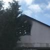 Völlig ausgebrannt ist der Dachstuhl einer Arbeiterunterkunft in Friedberg.