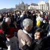 Zum Geburtstag von Papst Franziskus tanzten die Menschen auf dem Petersplatz Tango.