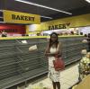 Harare in Simbabwe: Die Regale im Supermarkt sind leer. Das Land stürzt in die größte Währungskrise seit 10 Jahren, da seit dem Jahr 2008 das Land keine eigene Währung mehr hat.
