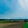 „Verspargelte“ Dorfansicht: Anlieger befürchten, dass im Westen von Haselbach nach Ausweisung der Sonderfläche für Windenergieanlagen ein Windpark entstehen könnte. 