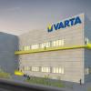 Die neue Produktionshalle am Nördlinger Standort der Varta in der Nürnberger Straße: Treppen, Balkon und Verbindungswege werden in strahlendem Gelb akzentuiert. Das Unternehmen plant schon bald mit dem Produktionsstart in dem Gebäude.  	