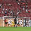 Wenn der FC Augsburg gegen Hoffenheim spielt, sind 10.700 Fans erlaubt. Auch die Generalprobe gegen Cagliari Calcio fand vor Zuschauern statt.