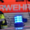 Die Feuerwehr beseitigte in einem vierstündigen Einsatz die von einem Schleifwagen für Straßenbahnen hinterlassene Ölspur.