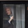 Wikileaks-Gründer Julian Assange an einem Fenster der ecuadorianischen Botschaft. Der britische Strafgerichtshof hat den US-Auslieferungsantrag für Assange abgelehnt.