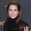 Die Schauspielerin Angelina Jolie zeigte dem Papst ihren neuen Film "Unbroken". 