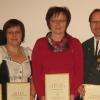 Schützenmeister Walter Fronz (rechts) und Bürgermeister Martin Scharr (hinten) ehrten (vorne von links) Manfred Pollaschek, Jutta Förster, Ingrid Lettenbauer und Manfred Blaschek. Es fehlten Bernd Blaschek und Claudia Reiner. 	