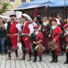 Viele Besucher aus Mindelheim und Umgebung haben sich die italienischen Fahnenschwinger am zweiten Frundsbergfest-Wochenende angeschaut.