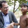 Gerd Müller (CSU), Bundesentwicklungsminister, besucht das Flüchtlingslager Kutupalong. Menschen der Volksgruppe der Rohingya sind aus Myanmar hierher geflohen.  