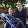 Leopold (mit seiner Mutter Susanne Ertl) hatte seinen ersten Schultag an der Grundschule am Spitalplatz in Landsberg.