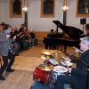 Einen spektakulären Auftritt bot die Band Boogielicious in der Alten Synagoge in Binswangen. Die Zuhörer gingen begeistert mit.  	