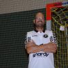 Trainer Holger Hübenthal strahlt über die Siege seiner Handballfrauen. Foto: Reinhold Radloff