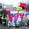 So spannend kann ein Tag im Kindergarten sein - wenn man die Feuerwehr besucht. Die Stettenhofener Floriansjünger beantworteten viele Fragen der kleinen Stettenhofener. Foto: Martina Grbesa