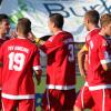 Die Fußballer des TSV Aindling hatten aus sportlicher Sicht zuletzt viel zu jubeln. Am Sonntag besiegte der TSV den SC Oberweikertshofen mit 2:0. Hier freuen sich die Spieler über das 1:0 durch Matthias Steger. Bild: Michael Eberle 