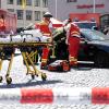 Beim Sicherheitstag auf dem Augsburger Rathausplatz wurde ein Unfall simuliert. Die Einsatzkräfte demonstrierten, wie sie in so einem Fall Hand in Hand arbeiten. 