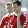 Bayern-Stürmer Miroslav Klose macht sich Gedanken um seine sportliche Zukunft. dpa