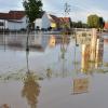 Das Zentrum von Daiting war am 19. Juni nach einem Starkregen komplett überschwemmt, da die Ussel über die Ufer trat. Der Gemeinderat will nun Maßnahmen ergreifen, aber auf eine große Studie verzichten.  	
