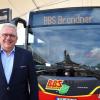 BBS-Geschäftsführer Josef Brandner vor dem Günzburger Stadtbus. 