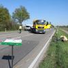 Bei Ingolstadt ist eine Radfahrerin mit einem Lastwagen zusammengestoßen.