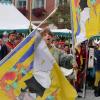 Viele Besucher aus Mindelheim und Umgebung haben sich die italienischen Fahnenschwinger am zweiten Frundsbergfest-Wochenende angeschaut.