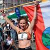 Gewohnte Jubelpose: Petra Stöckmann feierte in Friedberg ihren mittlerweile fünften Halbmarathon-Sieg in Serie. 