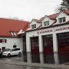 Das neue Feuerwehrhaus an der Hauptstraße prägt das Ortsbild in Langerringen.