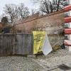 Diese Fläche direkt neben dem Landsberger Bayertor soll nach langem Anlauf bebaut werden. Der Bauausschuss des Stadtrats gab jetzt grünes Licht für das Projekt.