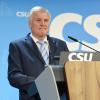 In der Flüchtlingskrise drängt CSU-Chef Horst Seehofer auf rasche nationale Lösungen.