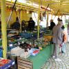 Frisches Obst- und Gemüse aus eigenem Anbau ist auch am 30. Geburtstag des Untermeitinger Wochenmarktes beliebt.