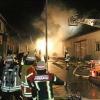 In Wain (Landkreis Biberach) ist am Montagabend ein Einfamilienhaus von einem Feuer zerstört worden.
