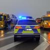 Nach zwei Unfällen auf B16  zwischen Lauingen und Dillingen kam es am Mittwochmorgen zu einem Verkehrschaos.