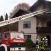 Etwa 80000 Euro Sachschaden sind ersten Schätzungen zufolge gestern Nachmittag beim Brand eines Doppelhauses in Waldkirch entstanden. Mehr als 130 Feuerwehrleute waren beim Löschen im Einsatz.