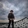 Udo Lindenberg auf dem Dach der Elbphilharmonie in Hamburg.