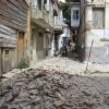 Zerbrochene Ziegelsteine und Schutt liegen nach dem Erdbeben in der Kleinstadt Plomari auf der griechischen Insel Lesbos.