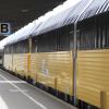 Bahnreisende in Augsburg werden sich daran gewöhnen müssen: Die Güterzüge fahren künftig auf zwei Gleisen mitten im Personenbereich. 