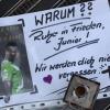 Wolfsburgs Mittelfeldspieler Junior Malanda kam bei einem Autounfall ums Leben. Die Fans des VfL  trauern um den 20-Jährigen. Unterdessen hat die Polizei Ermittlungen wegen fahrlässiger Tötung gegen den Fahrer des Wagens eingeleitet.